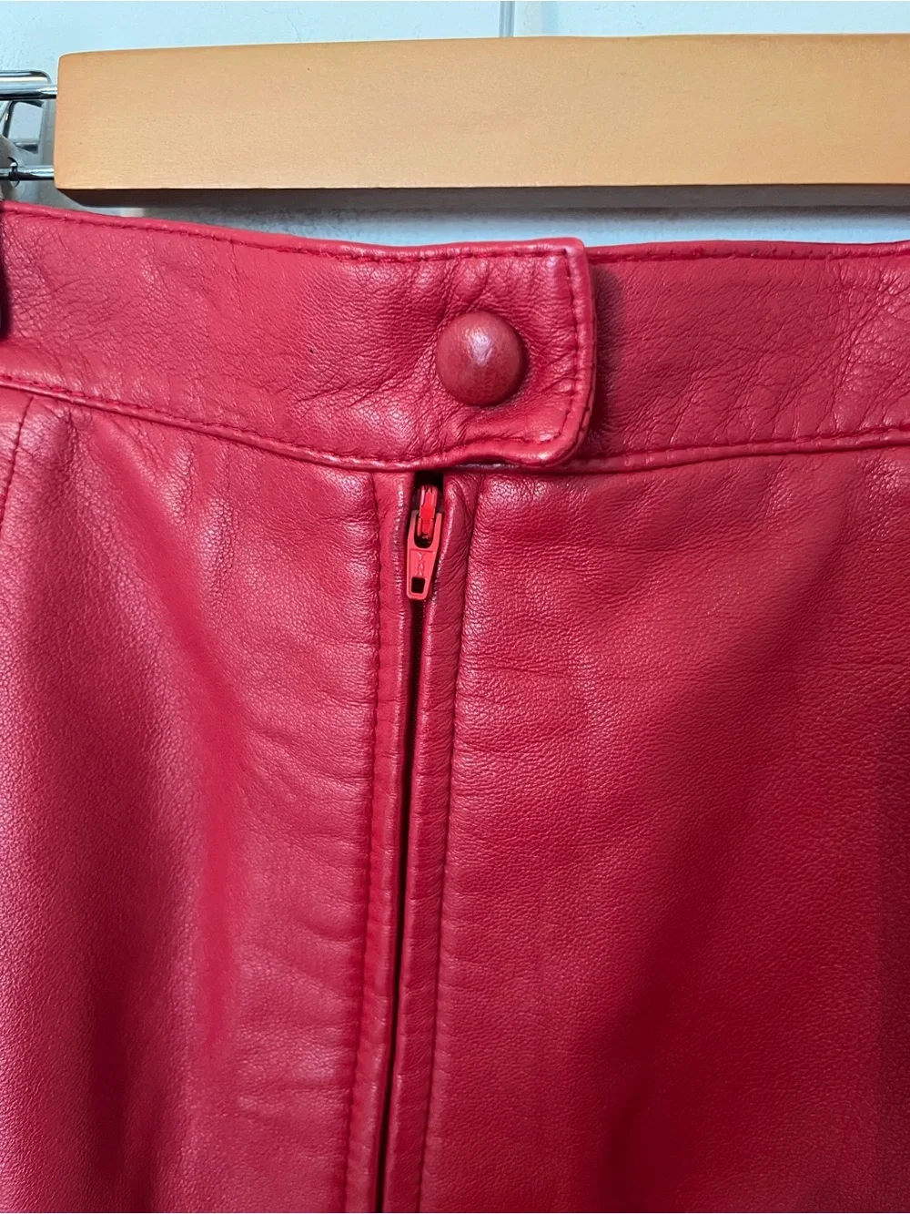 Vintage 80s Red Leather Tiered A-Line Skirt Made in Canada Union Label Size 10 - Picture 6 of 11